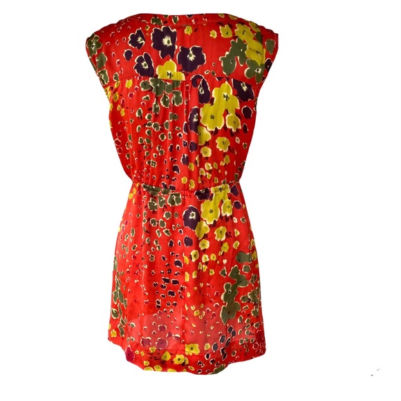 CAbi Red Wildflower Top Size Medium Sleeveless Rounded Vee Neckline. - Picture 5 of 6